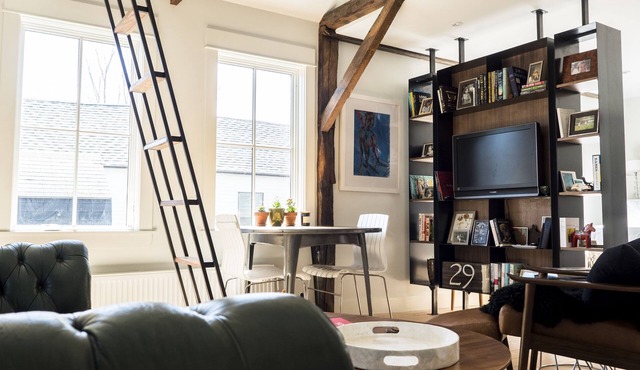 Fresh East End Apartment Walkable to Downtown Portland
