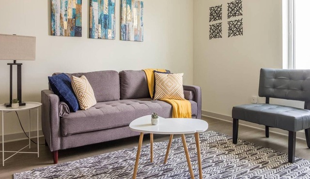 Frontdesk | 1BR Apt By Louisville Slugger Field
