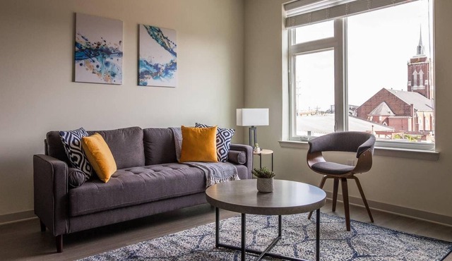 Frontdesk | Central 1BR Apt w/ Parking