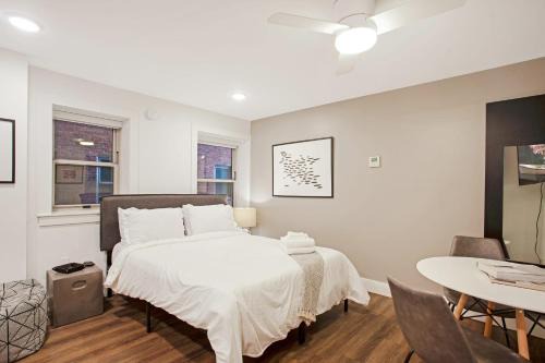 FRONTDESK Midtown Studio Apt near KC Nightlife
