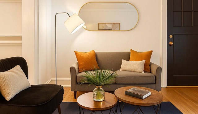 Fully equipped studio with fast WiFi and a dedicated workspace.