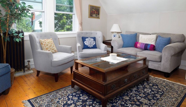 Fully Furnished 2bdrm/Pet Friendly!