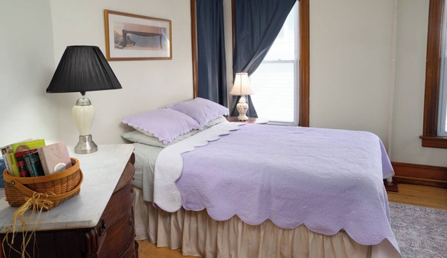 Fully furnished/Pet Friendly!