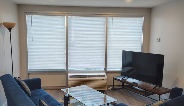 Furnished 2BED Apartment in delightful Hartford with AC, fitness room, and Pool