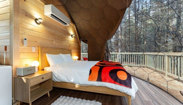 Gaia Nook-Mirror Dome with Private Bathroom