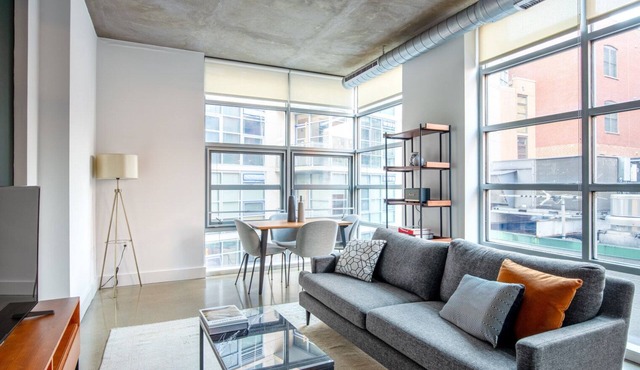 Generous Logan Circle 2BR w/W/D, Roof BBQ, walk to Metro, by Blueground