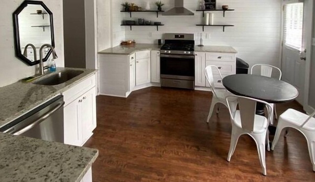Germantown Gem - 7BR/3.5BA - 2 Houses Side by Side