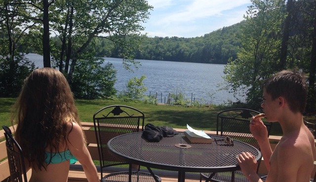 Getaway Lakefront Home for Skiing or Summer Enjoyment