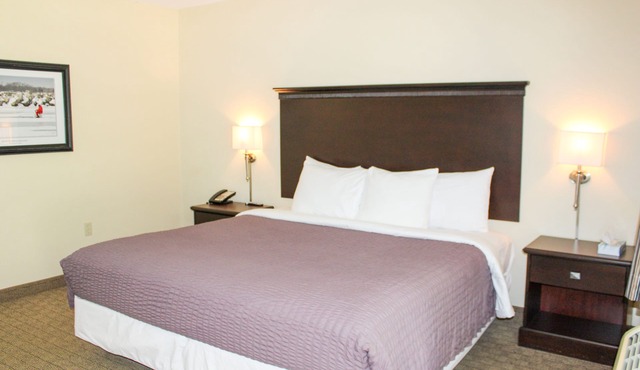 Glacier Suite at Kelley's Island Venture Resort