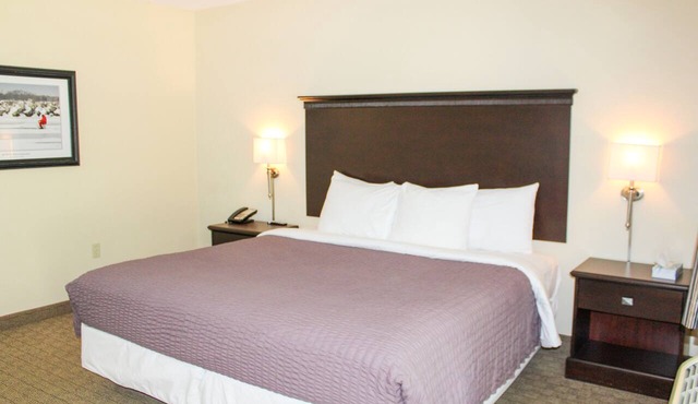 Glacier Suite at Kelley's Island Venture Resort