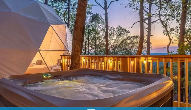 Glamping dome w/hot tub & mountain views