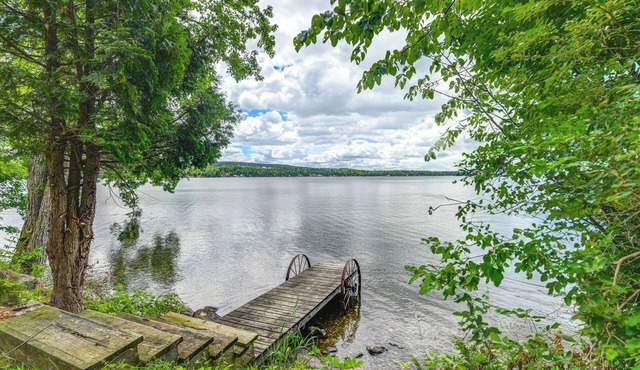 Glamping Getaway at Lake Carmi Cabin!