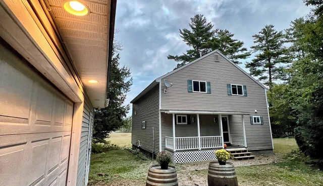 Gorgeous 4-bedroom house with WiFi in charming Stoddard