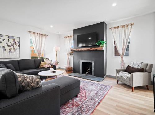 Gorgeous Remodel Game Room Sleeps 8