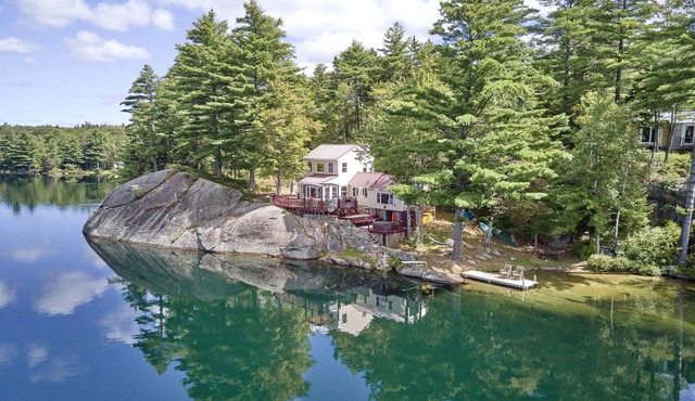 Gorgeous Waterfront Cottage with Views to Die For!