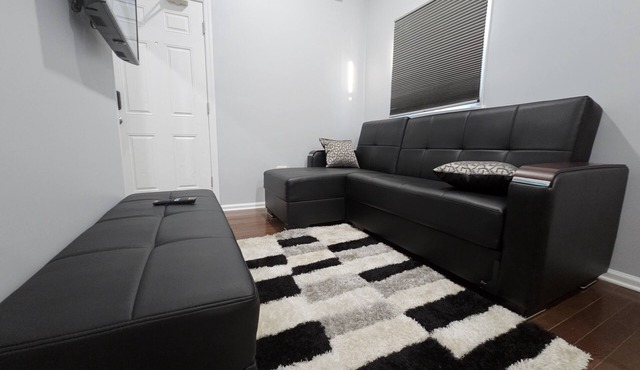Grandiosely Pleasant Suite 2