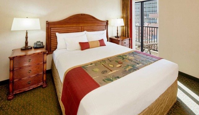 Great Amenities! Beachfront, Water Activities, Pool, Spa, On-Site Dining