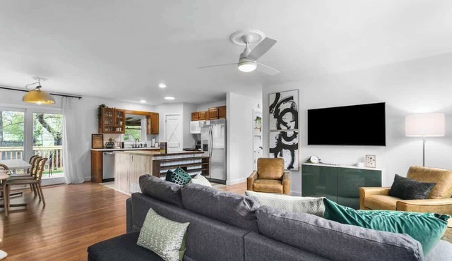 Great for Families Sleeps7 15 mins to KC