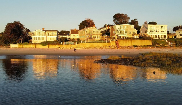 Great Neck Ipswich Ma. 3 Bedrooms 2 Baths Beachfront House