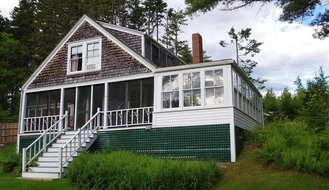 Green Pastures - Classic Maine Cottage!