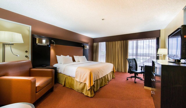 GreenTree Hotel Phoenix West in Phoenix