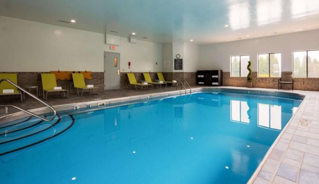 Group Vacation Destination, 2 Awesome Units, Minutes to Wheeling Island Casino