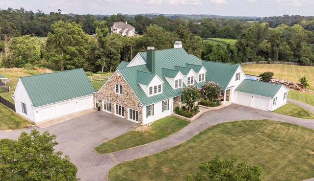 Gruner Bungalow at Tranquility Farm & Winery