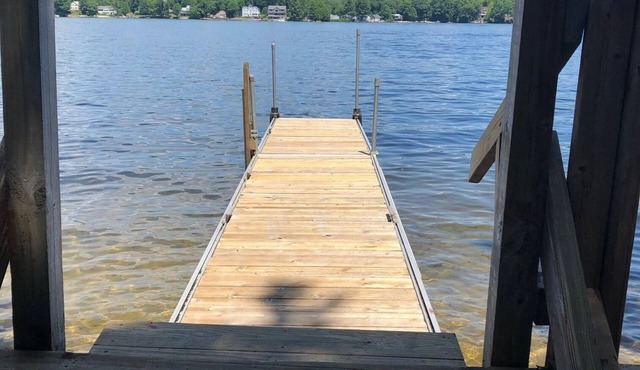 Half Moon Lake, Barnstead, NH vacation house on water front with firepit,