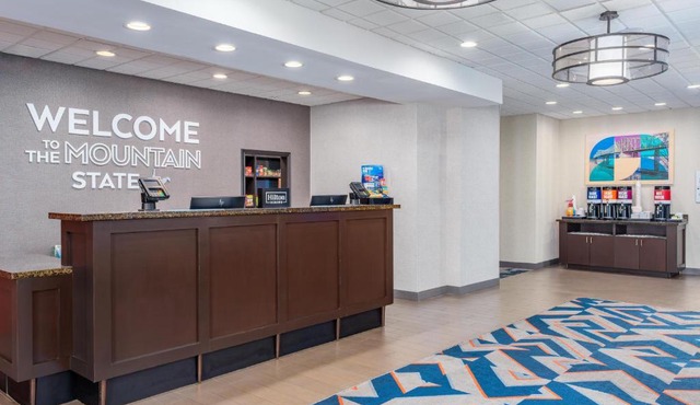 Hampton Inn and Suites Parkersburg Downtown