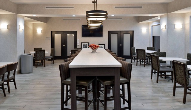 Hampton Inn Kansas City Northeast