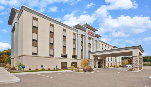 Hampton Inn & Suites Alliance