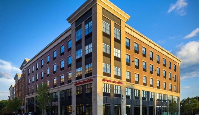 Hampton Inn & Suites Portsmouth Downtown