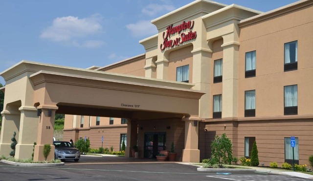 Hampton Inn & Suites Sharon