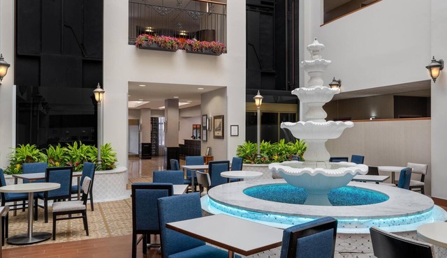 Hampton Inn & Suites Rockville Centre