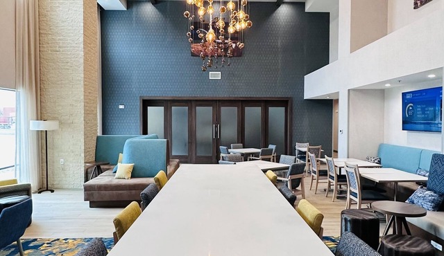 Hampton Inn & Suites Weatherford