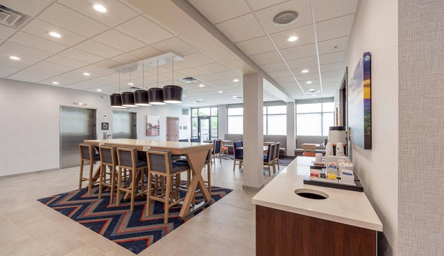 Hampton Inn Winchester N/Conference Center, VA