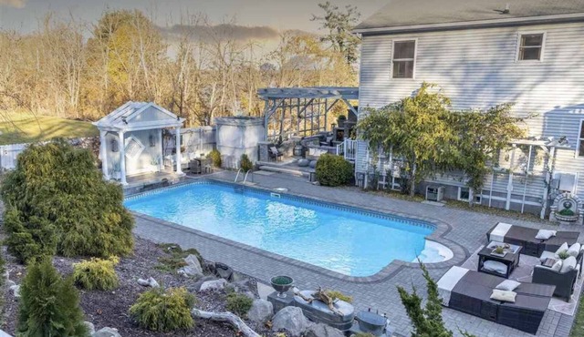 Hamptons on the Hudson in South Saugerties