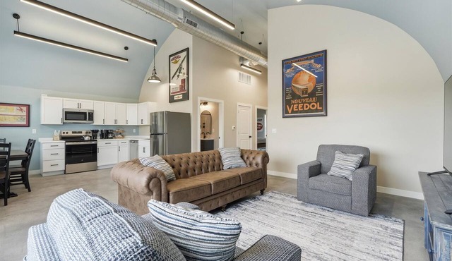 Hangar 2 - Pleasant Hill Retreat Near Fishing Pond