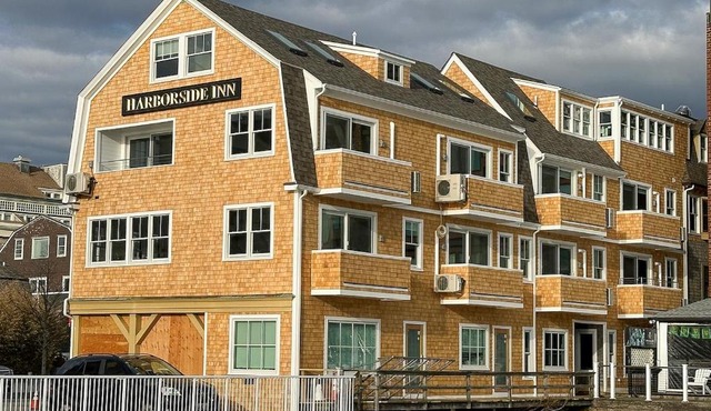 Harborside Inn
