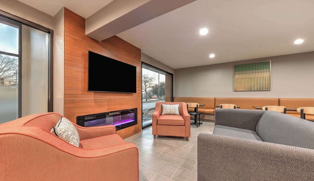 Hawthorn Extended Stay by Wyndham Bedford/Dallas