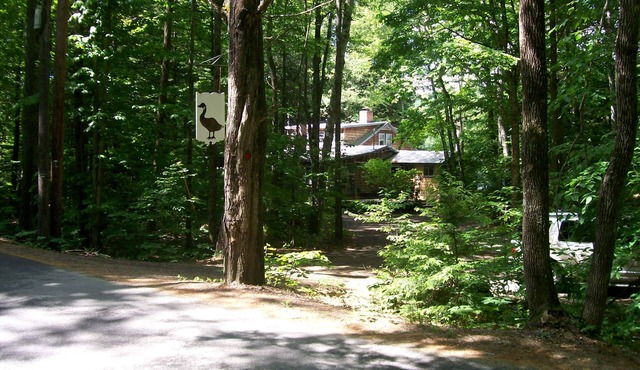 Heaven on Earth, Tranquil, Private 4 Bedroom Waterfront on Goose Pond.