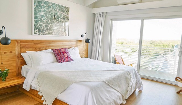 Hero Double Oceanside, Hero Beach Club, Pool Access, Beachfront, Near Coastline