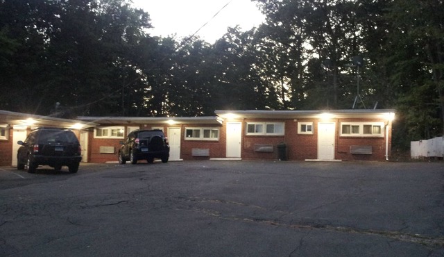 Hi-View Motel