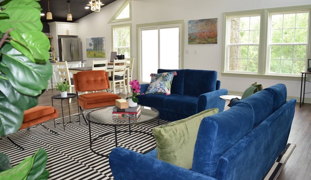 Hide & Chic Modern Escape in Little Flock. Peaceful Location, Games, Sleeps 6 in Little Flock