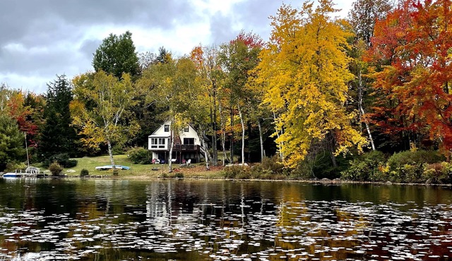 Highland Lake Waterfront home perfect for family, fun, outdoors, and S’Mores!