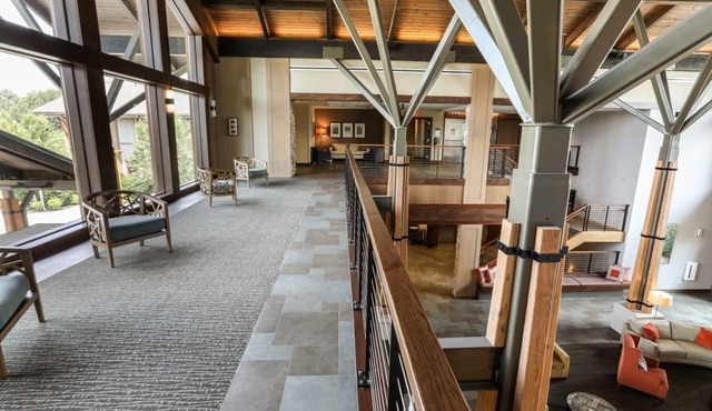Highland Queen ADA | Accessible Room Near Slopes