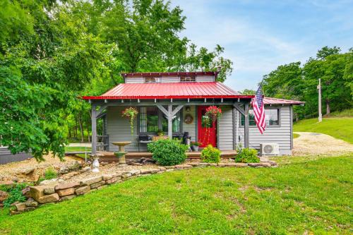 Hike, Swim & Fish: Lakefront Cabin in Roach!