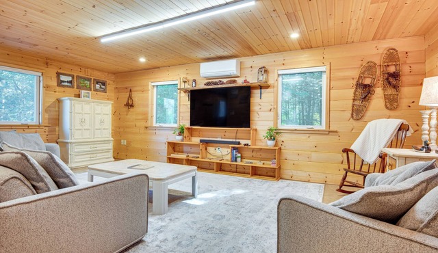 Hiking & Snowmobile Trails On-Site: Alton Retreat!