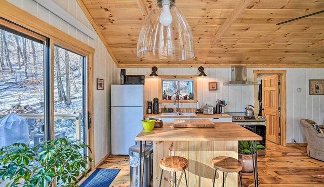Hiking Trails On-site: Cozy Falls Brook Cabin