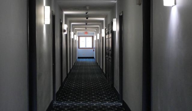 Hilltop Express Inn